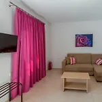 Spela House * アイイ・アポストロ